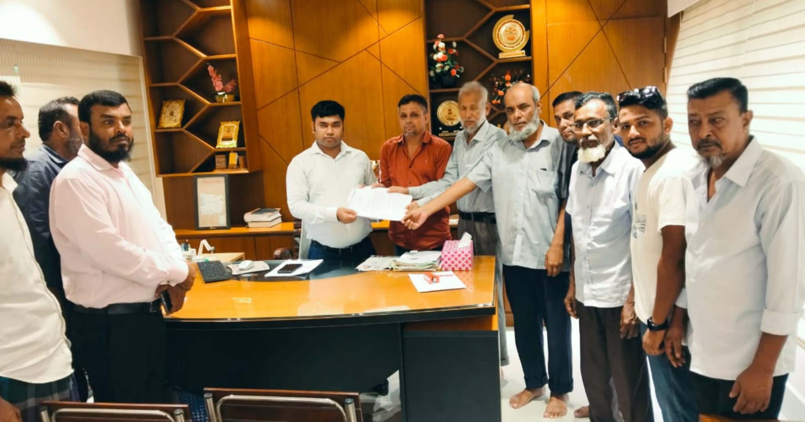 জগন্নাথপুরে বিদ্যুৎ অফিস স্থানান্তর বাতিলের দাবিতে ইউএনও বরাবর স্মারকলিপি প্রদান